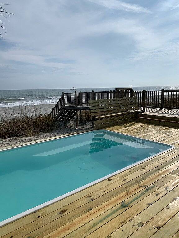 Vacation rental for 13 people, with balcony in Garden City (SC)