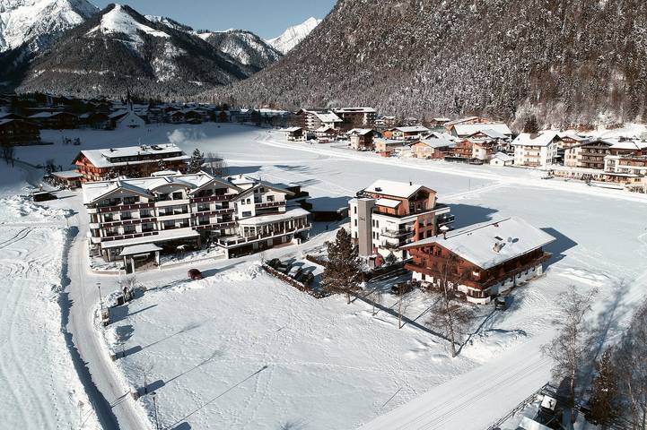 Vakantiewoning voor 6 personen, with Balkon and Terras as well as Uitzicht op het meer and Uitzicht in Pertisau