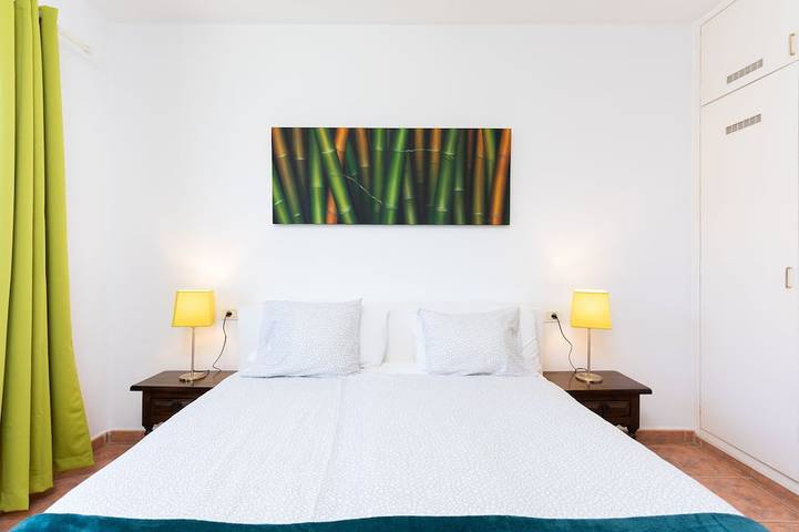 Appartement entier, Bel appartement avec piscine, wifi, parking, jardin et se détendre;) in Puerto de la Cruz, Tenerife du Nord