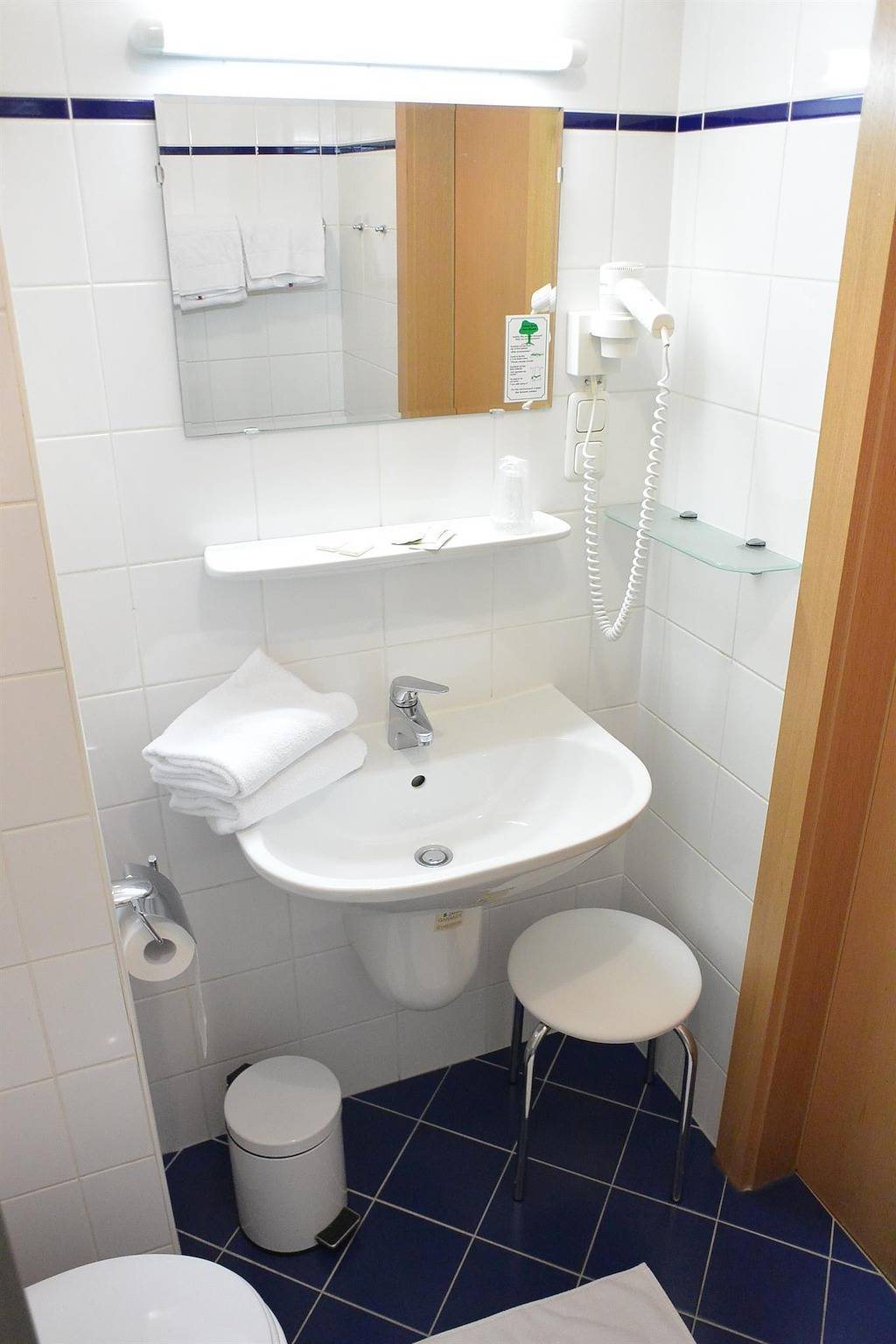 Zweibettzimmer mit Dusche, Wc in Salzkammergut-Berge, Salzburg