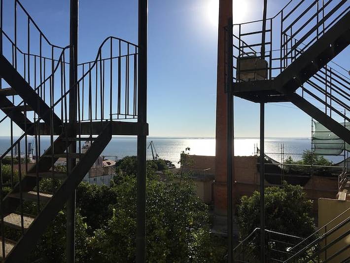 Ganze Wohnung, Ferienwohnung für 4 Personen mit Balkon in Santa Engrácia, São Vicente (Lissabon)