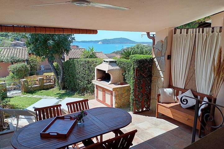 Ferienhaus für 4 Personen, mit Garten in Simius