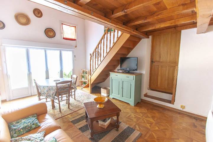 Location de vacances pour 2 personnes, avec Terrasse ainsi que Jardin et Piscine à Pernes-les-Fontaines