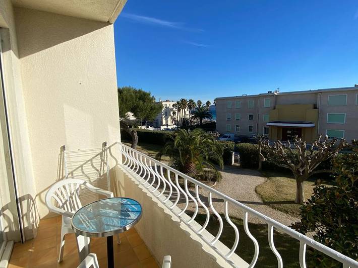 Gîte pour 4 personnes, avec balcon dans Plage Des Capucins La Ciotat - 2