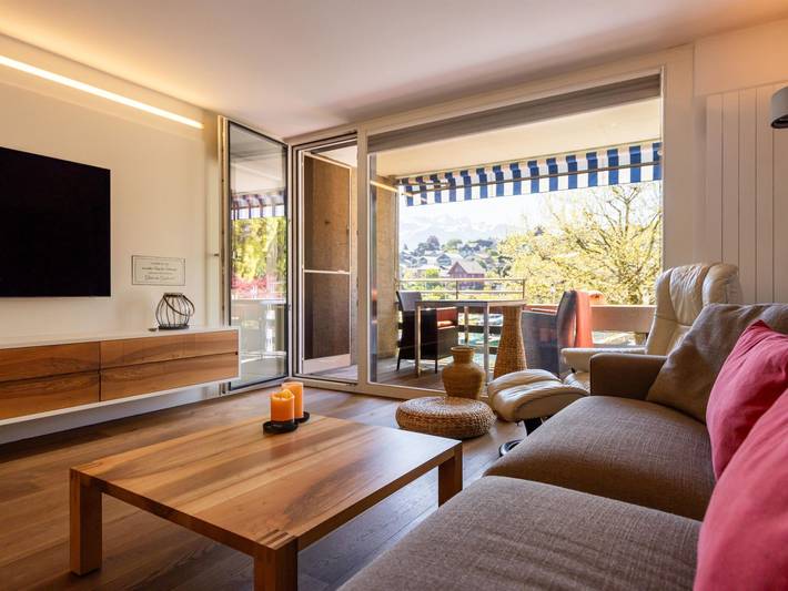 Ferienwohnung für 4 Personen, mit Balkon und Seeblick am Thunersee