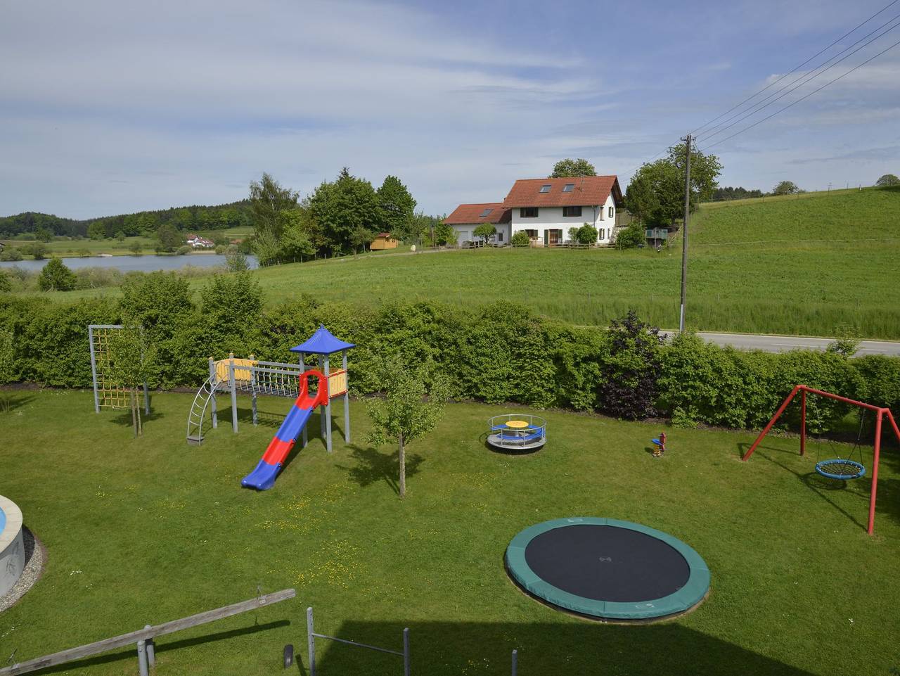Ganze Wohnung, Haus Sonnenschein - Ferienwohnung Spatzennest, 70 qm, Balkon, 2 Schlafzimmer, max. 5 Personen in Tettnang, Region Bodensee-Oberschwaben
