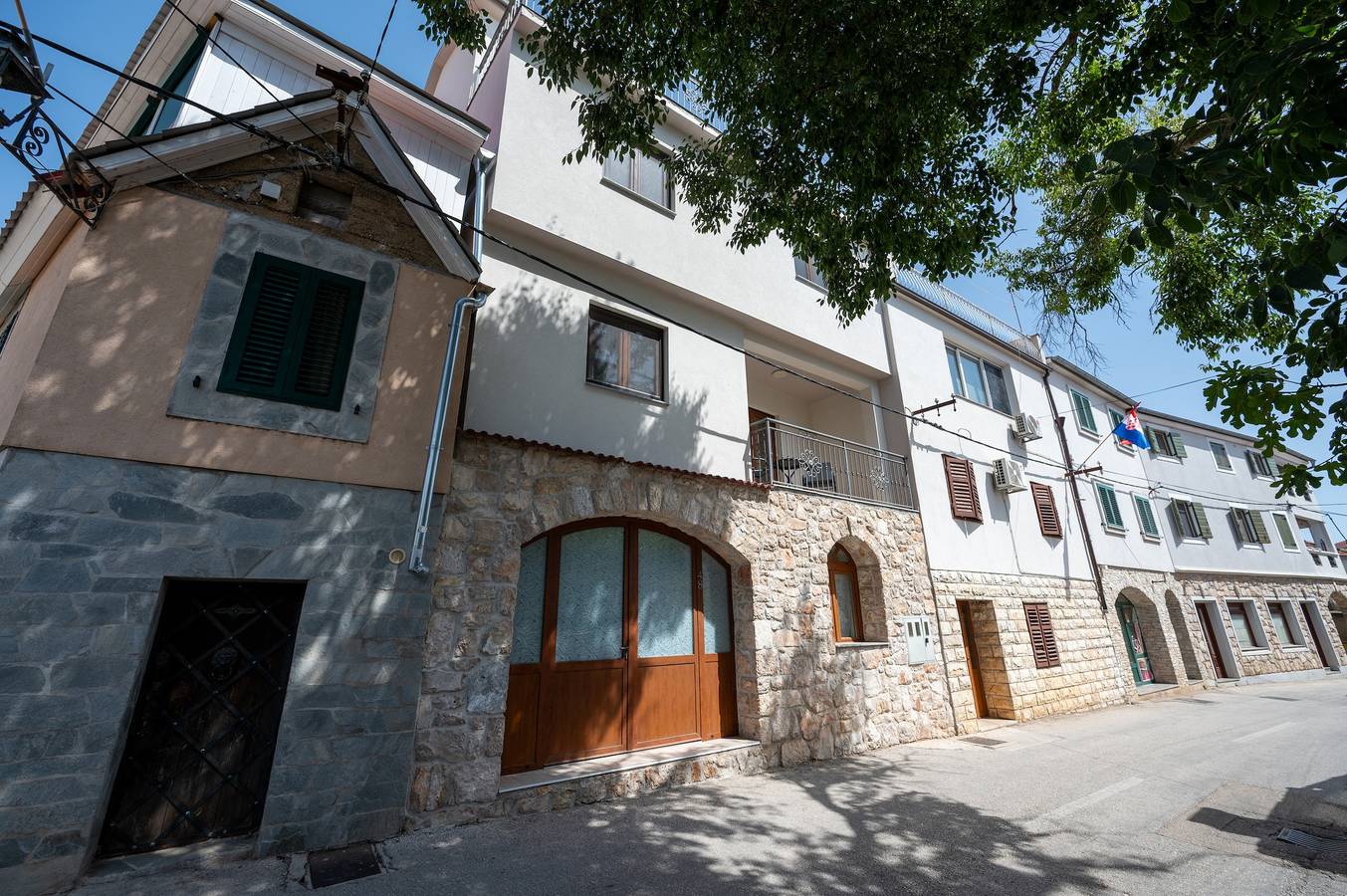 Czteropokojowy dom z tarasem i widokiem na morze Pakostane, Biograd K-23466 in Plaža Pakoštane, Pakoštane
