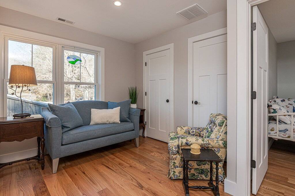 Newhaven - New cottage home in the heart of Brevard, next to the Bike Trail! in Brevard, Transylvania County