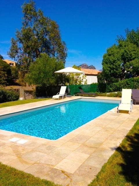 Maison de vacances pour 4 personnes, avec jardin et piscine