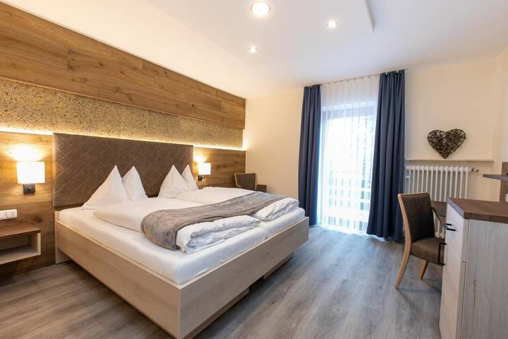 Hotel für 2 Personen, mit Balkon und Terrasse sowie Garten und Pool