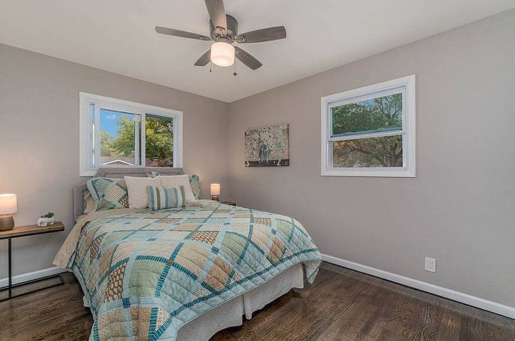 Vacation house for 12 people, with terrace and yard, with pets in Michigan City