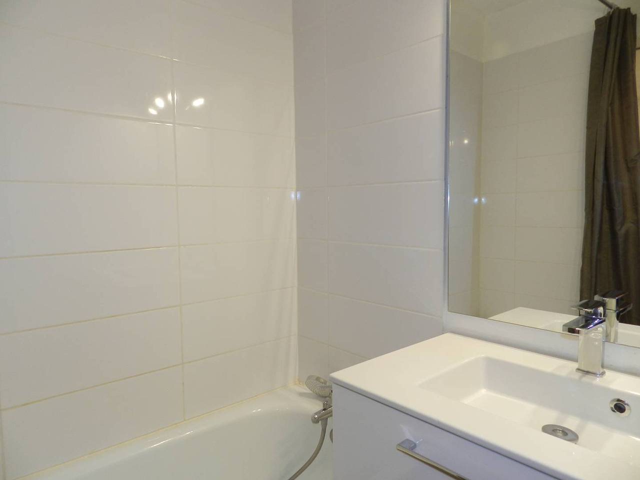 Ganze Wohnung, Studio in Bormes-les-Mimosas mit Strandzugang, Terrasse und Parkplatz in Bormes-les-Mimosas, Parc national Port-Cros