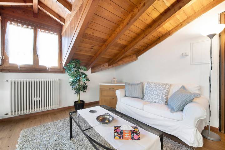 Apartamento inteiro, Apartamento no Centro de Como com Wi-Fi in Como, Lago de Como