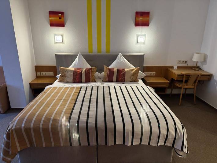 Hôtel pour 2 personnes, avec jardin, animaux acceptés à Oberursel - 2