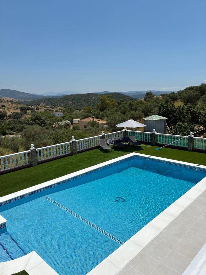 Apartamento para 11 personas, con Terraza además de Piscina y Vistas en Algar