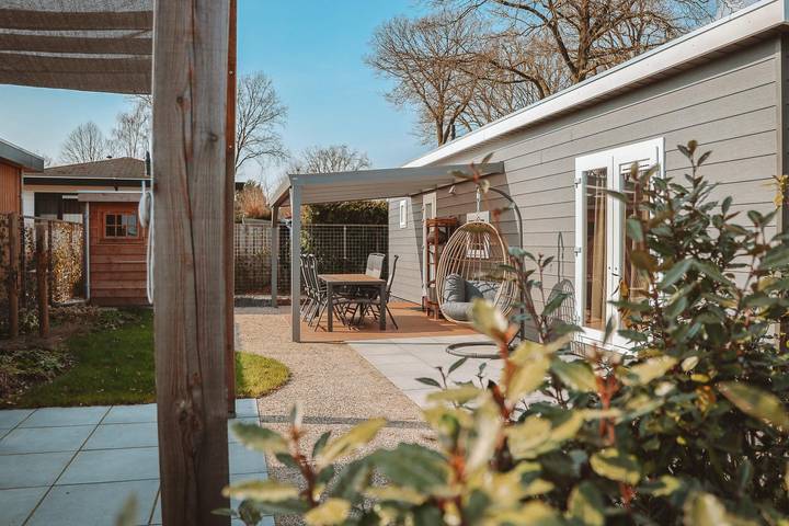 Vakantieappartement voor 6 personen, with kinderzwembad and terras as well as zwembad and tuin in Voorthuizen