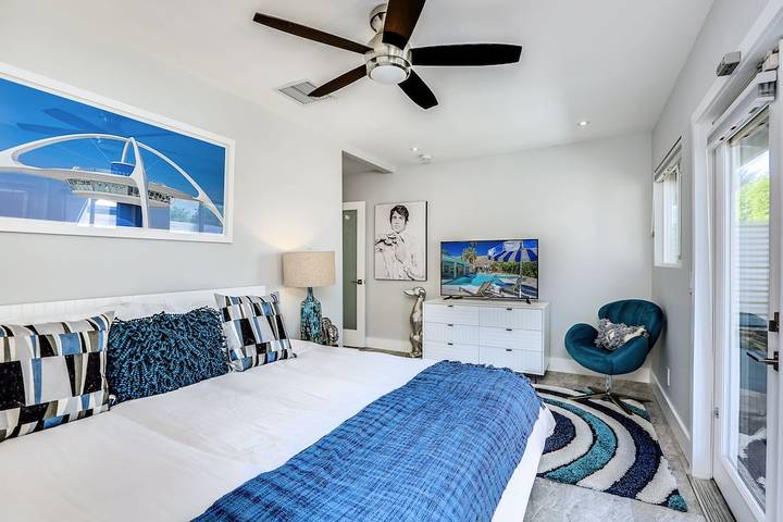 Vacation house for 8 people, with yard and terrace in Palm Springs