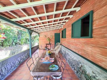 Gîte pour 2 personnes, avec jardin à Saint-Pierre (ville)
