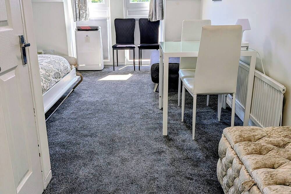 Entire apartment, Modern Spacious Flat | Near Aylesbury Station -Brand new in Aylesbury, Buckinghamshire