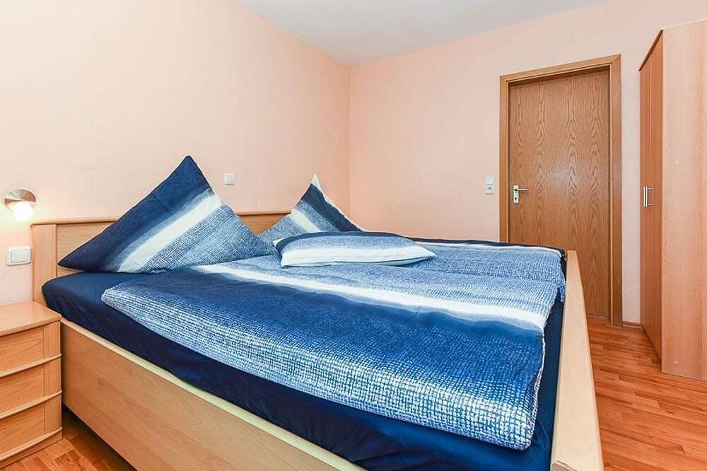 Ganze Wohnung, Ferienwohnung West - Haus Deichblick in Ostbense, Neuharlingersiel