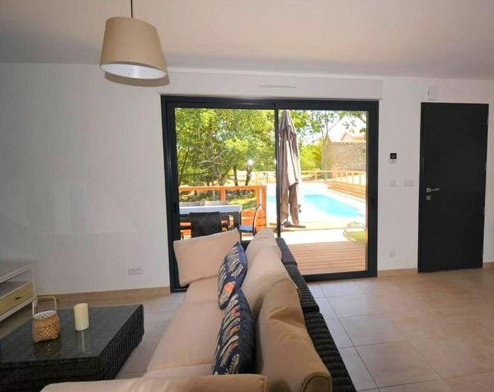 Location de vacances pour 6 personnes, avec piscine ainsi que vue et jardin, animaux acceptés à Saint-Alban-Auriolles - 2