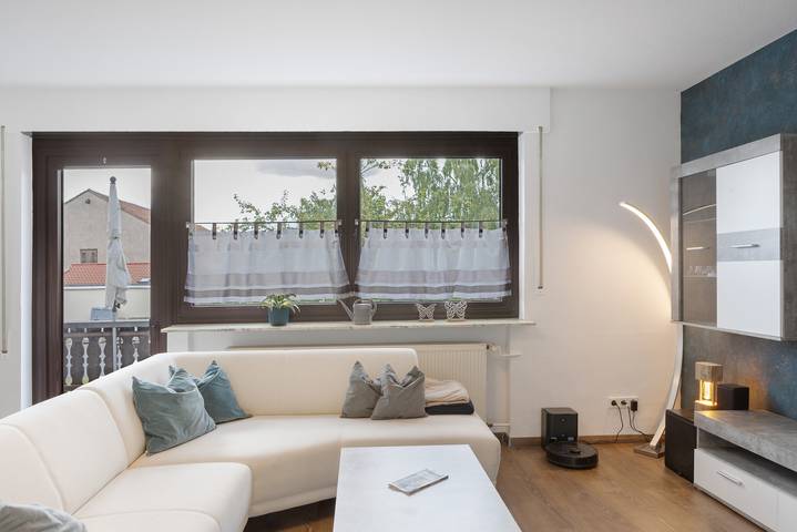 Ganze Wohnung, Ferienwohnung 'Helfensteinblick' mit Bergblick, Balkon und Wi-Fi in Calden, Landkreis Kassel