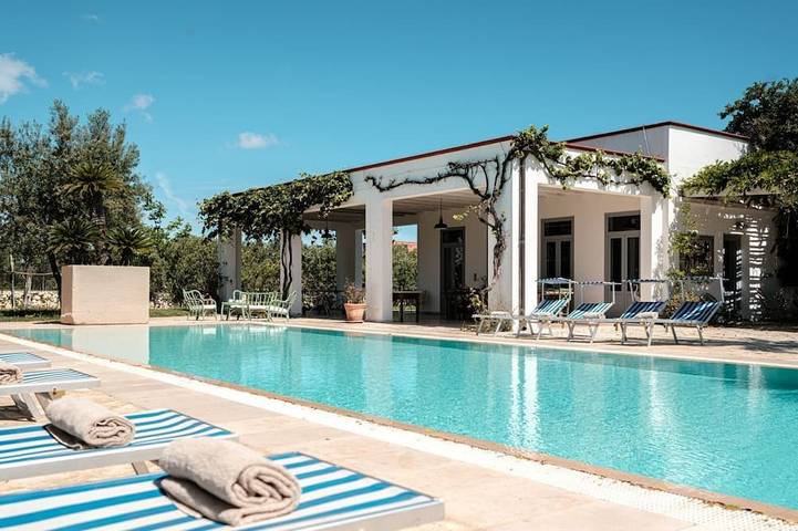 Villa für 14 Personen, mit Terrasse und Pool sowie Garten, mit Haustier - 1
