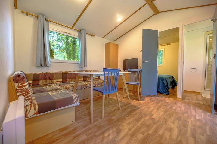 Location de vacances pour 4 personnes, avec Terrasse ainsi que Jardin et Piscine à Sainte-Gemme-la-Plaine - 3