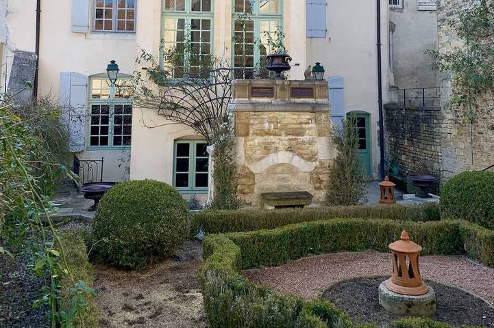 Gîte pour 6 personnes, avec jardin et terrasse, animaux acceptés à Champlitte