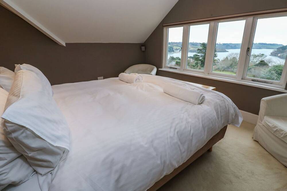 Penarvon House, Helford in Helford, Cornwall
