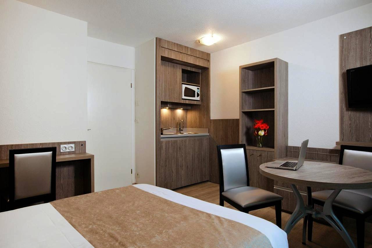 Séjours & Affaires Reims Clairmarais in Reims, Marne