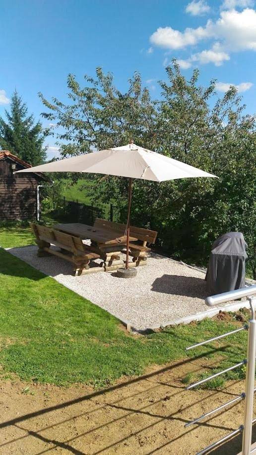 Location de vacances pour 7 personnes, avec piscine ainsi que vue et jardin dans Virton - 4