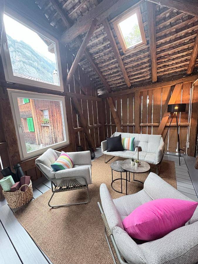 Ferienwohnung für 8 Personen, mit Balkon und Terrasse sowie Ausblick in Glarus - 3