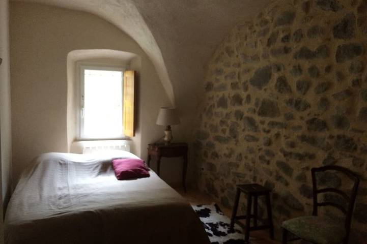 Location de vacances pour 9 personnes, avec jardin ainsi que piscine et terrasse, animaux acceptés à La Bréole - 4