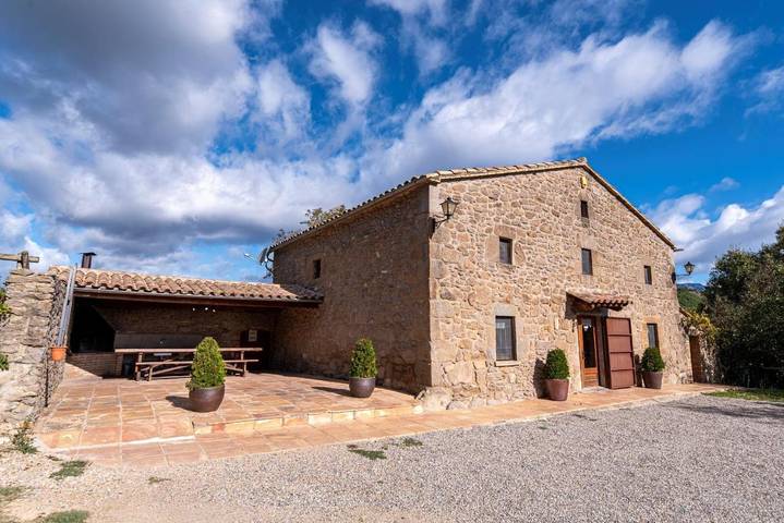 Casa rural con piscina para 12 personas, con Terraza y Jardín además de Piscina y Vistas en Solsonés - 2