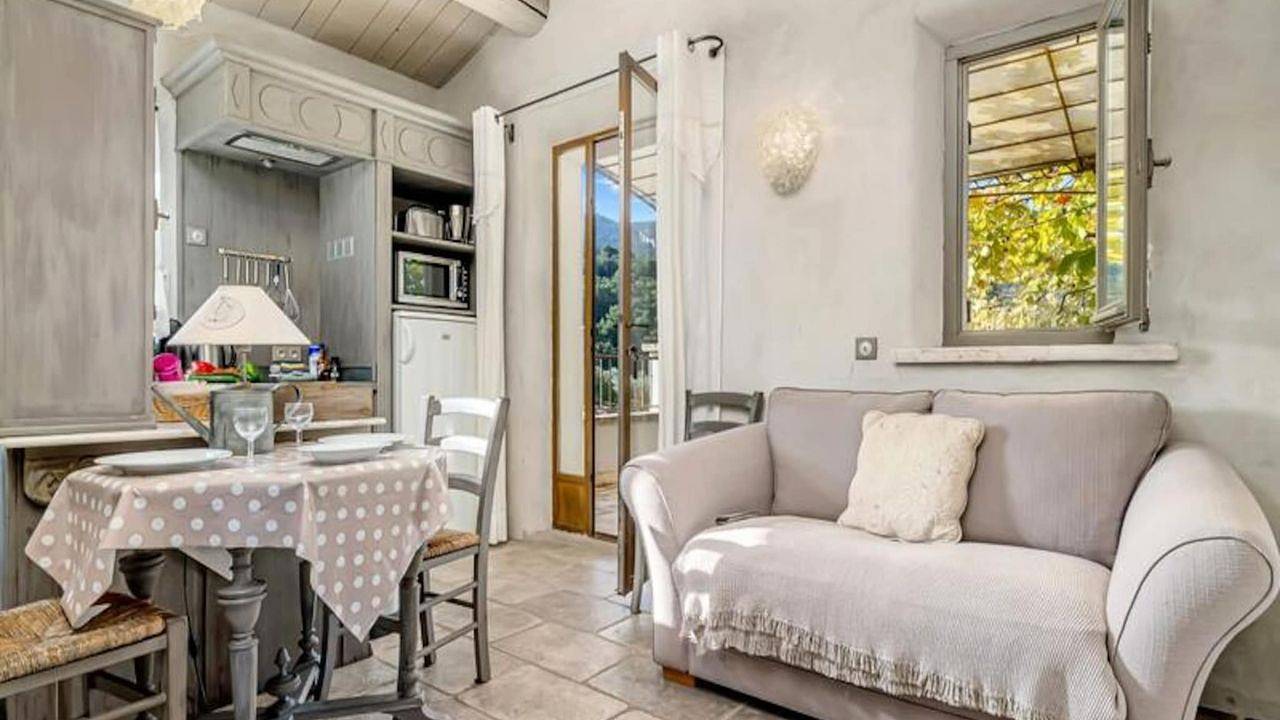 Ganze Ferienwohnung, Ferienwohnung für 2 Personen (28 m²) in Commune d'Oppède in Oppède, Regionaler Naturpark Luberon