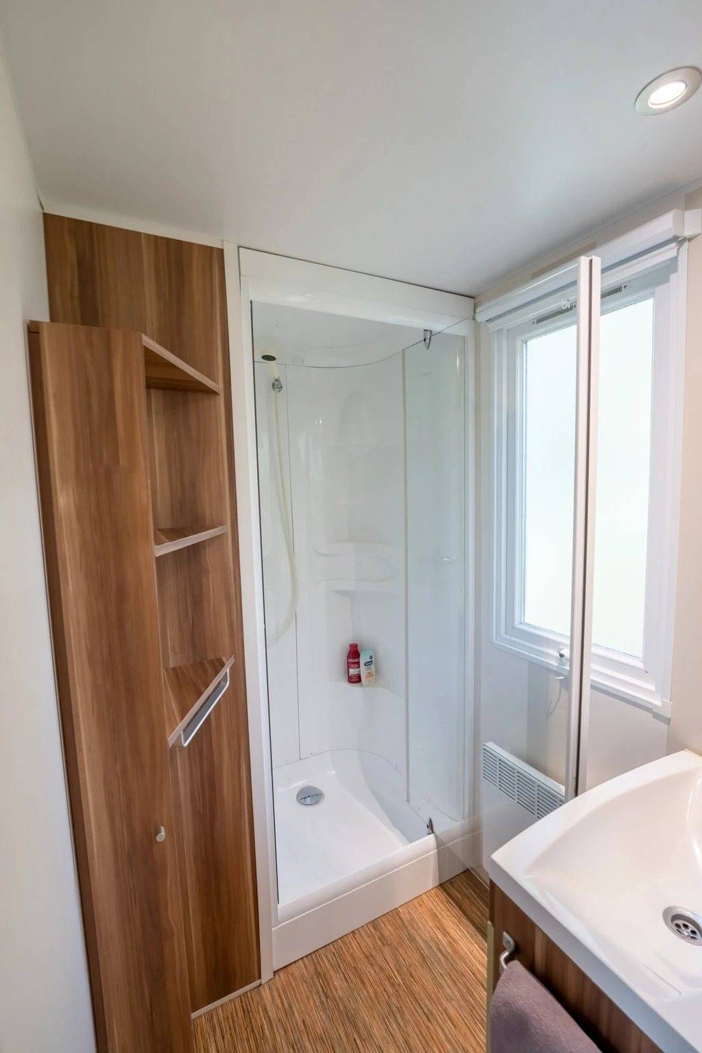 Zecamping 4* animé piscine couverte pet friendly mobil-home Tv 25m2 in Granges-Aumontzey, Parc naturel régional des Ballons des Vosges