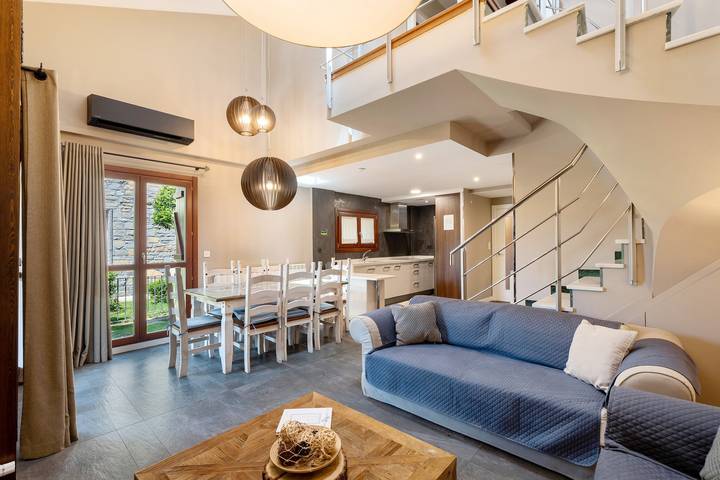 Chalet para 9 personas, con jacuzzi y jardín, Familias con niños en Provincia de Huesca - 3
