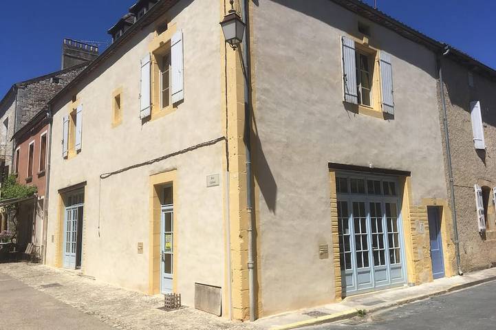 Gîte pour 4 personnes, avec terrasse à Capdrot