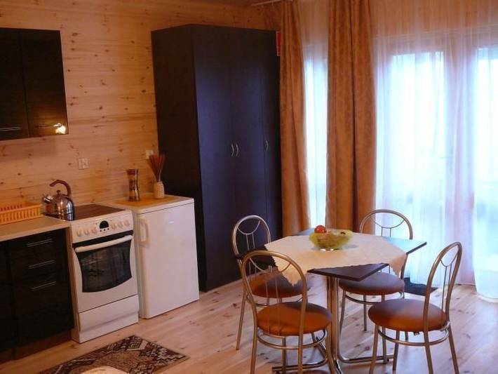 Ferienhaus für 4 Personen, mit Balkon und Terrasse sowie Garten
