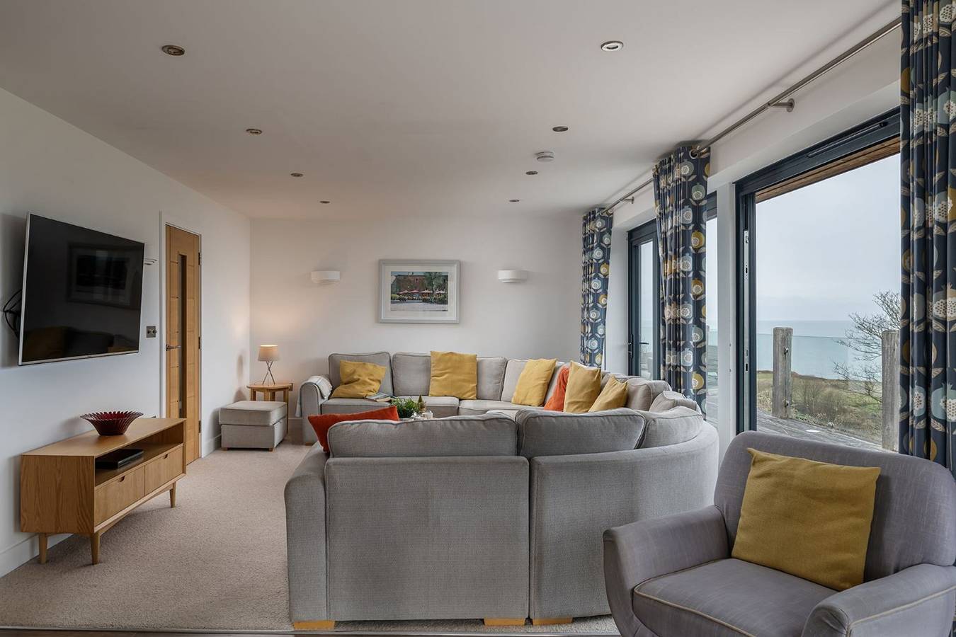 Sleeps 12, swimming pool, sea views, games rooms in Berrynarbor, Devon