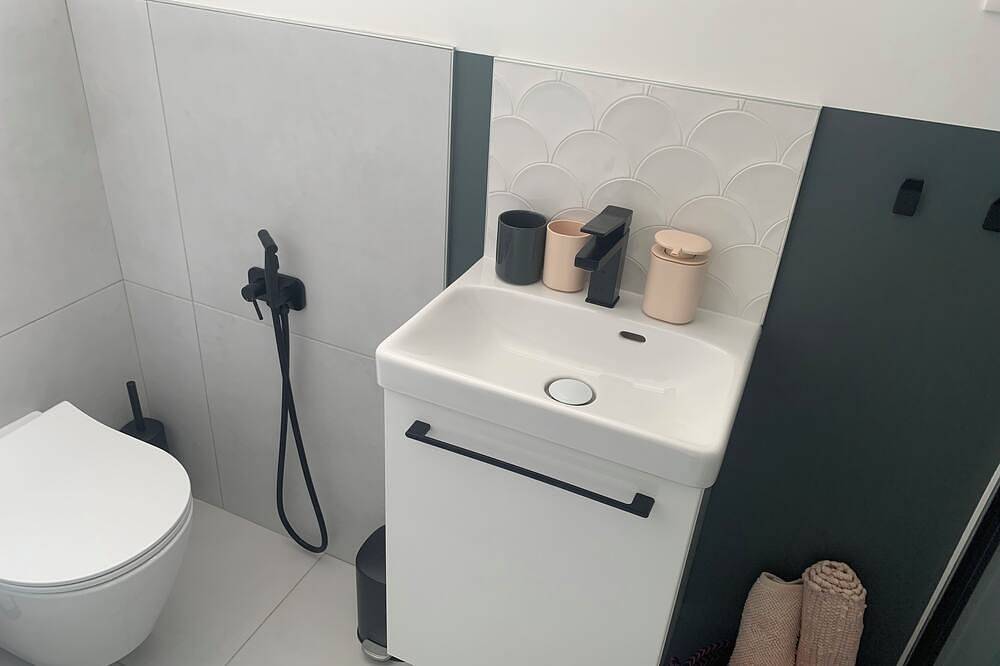 Entire apartment, Quiet studio near Rer station in Rueil-Malmaison, Hauts-de-Seine