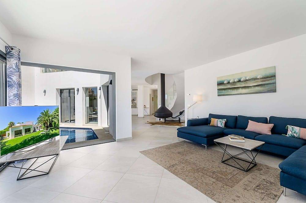Exclusiva villa de vacaciones en Nova Santa Ponsa: Lujo y relax junto al mar in Santa Ponsa, Calvià