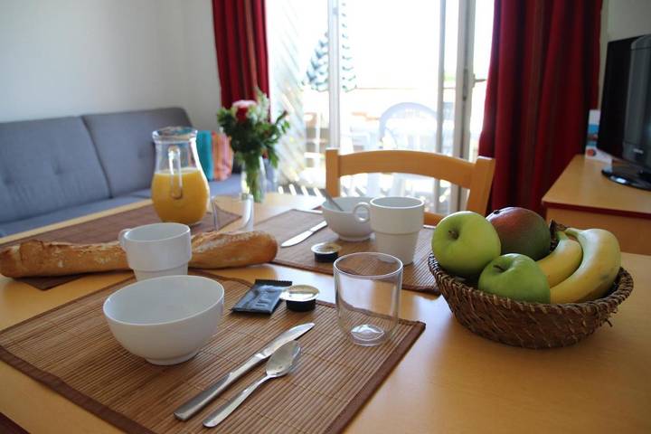 Appartement de vacances pour 8 personnes, avec piscine ainsi que jardin et jacuzzi, animaux acceptés