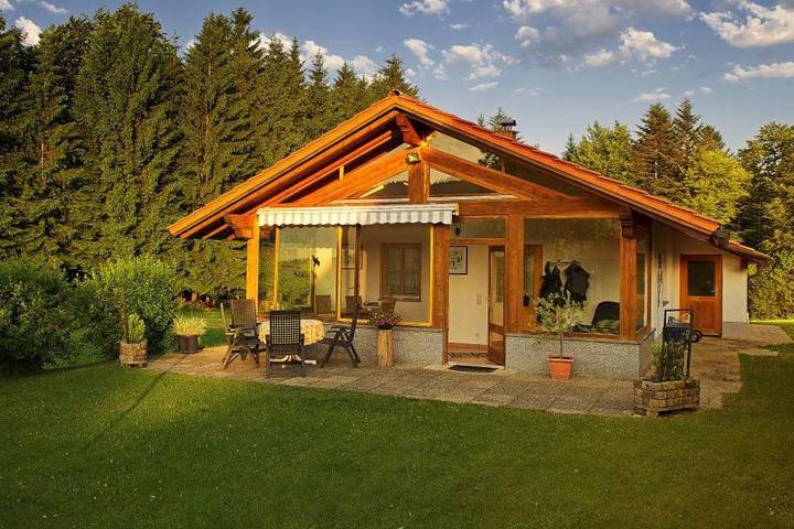 Ferienhaus für 4 Personen, mit Ausblick und Garten