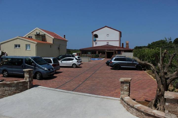 Gîte pour 2 personnes, avec terrasse et piscine à Novalja - 2