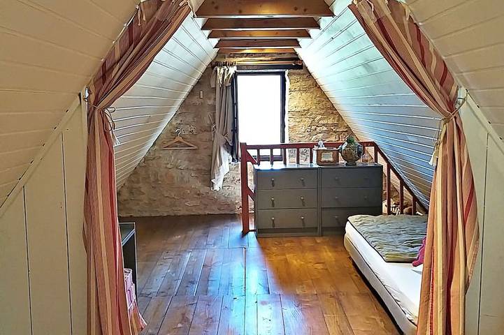 Location de vacances pour 3 personnes, avec jardin ainsi que piscine et jacuzzi, animaux acceptés à Lacave - 3