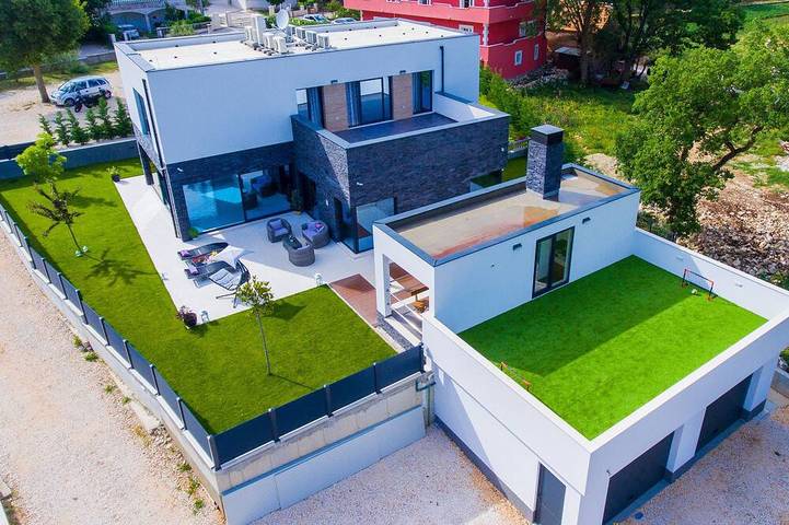 Ferienhaus für 12 Personen, mit Garten