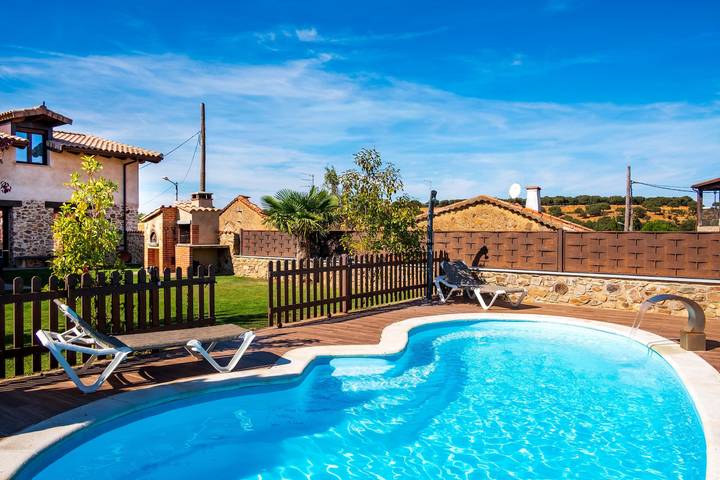 Chalet para 16 personas, con jardín, Se admiten mascotas en Castilla y León