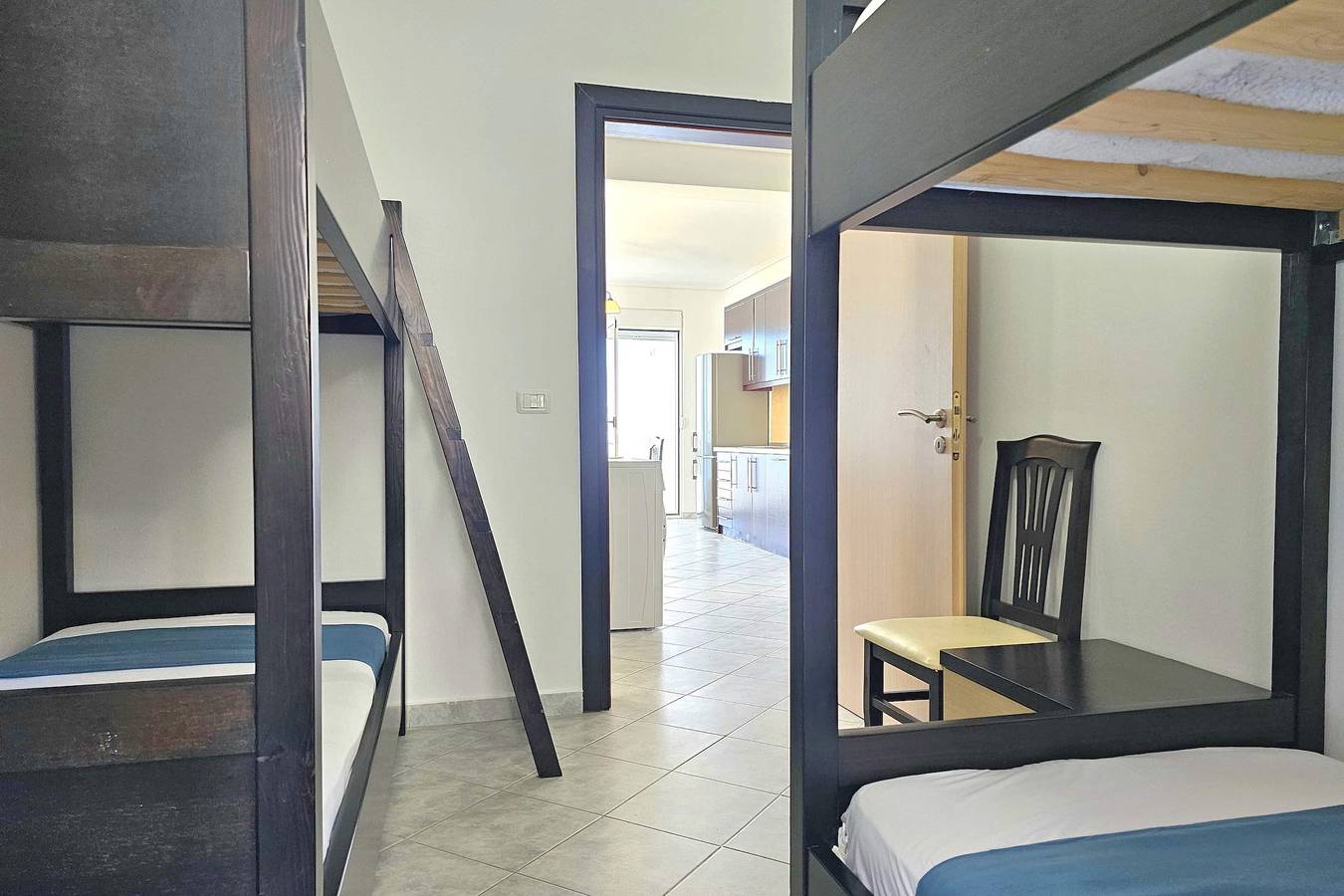 Ganze Wohnung, Ferienwohnung für 7 Personen mit Balkon in Sarandë, Vlorë